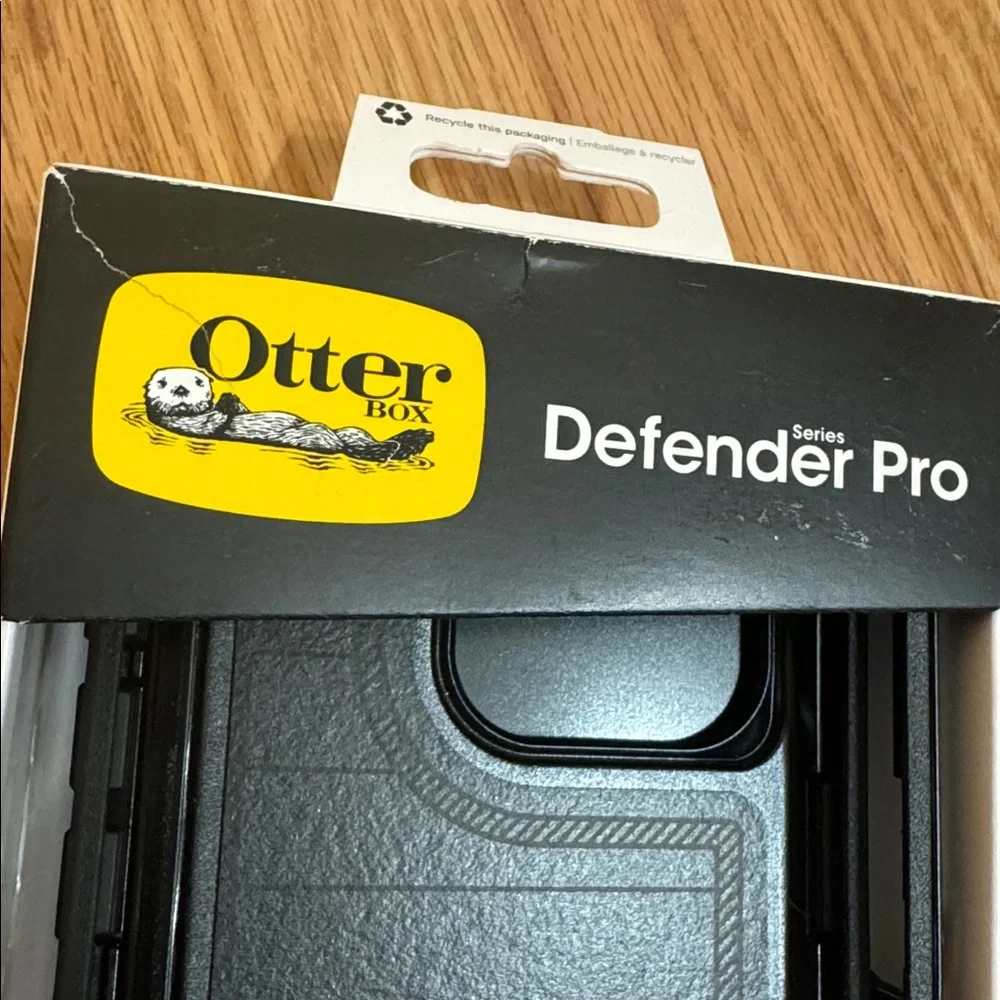 ✅ NEW OTTERBOX Defender Series Case IPhone Pro 6.7” Military Grade Protection